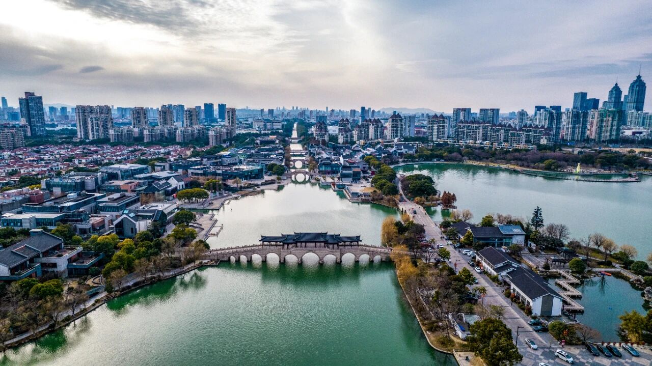 “AI+制造”雙向奔赴 園區(qū)駛入新型工業(yè)化新航程